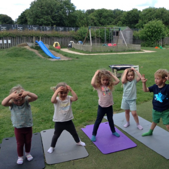 Yoga children (1)